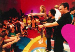 Hi-5Mag1999 03.jpg
