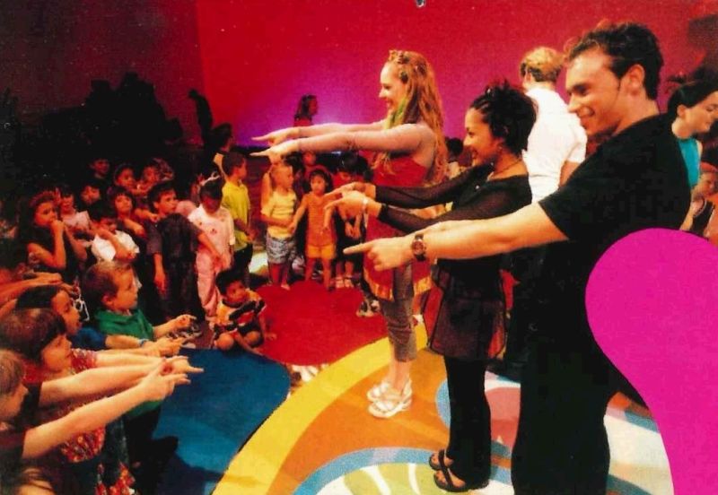 File:Hi-5Mag1999 03.jpg